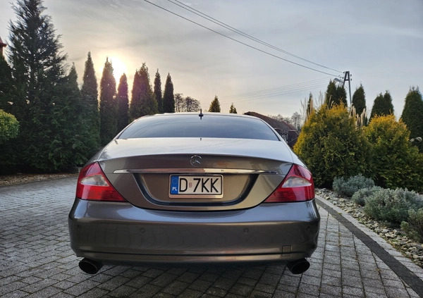 Mercedes-Benz CLS cena 35700 przebieg: 305100, rok produkcji 2005 z Piotrków Trybunalski małe 106